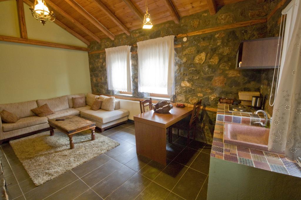 Onar Guesthouse Agios Athanasios  Exterior photo